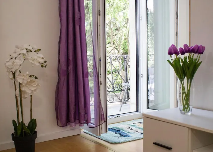 White Orchid Пула