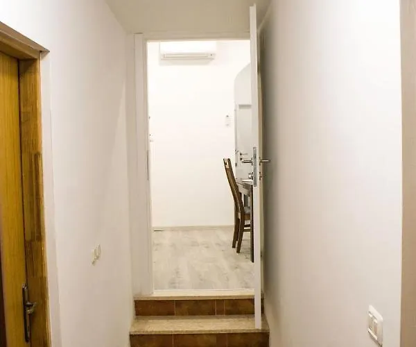 White Orchid * Пула