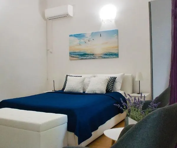 White Orchid Пула