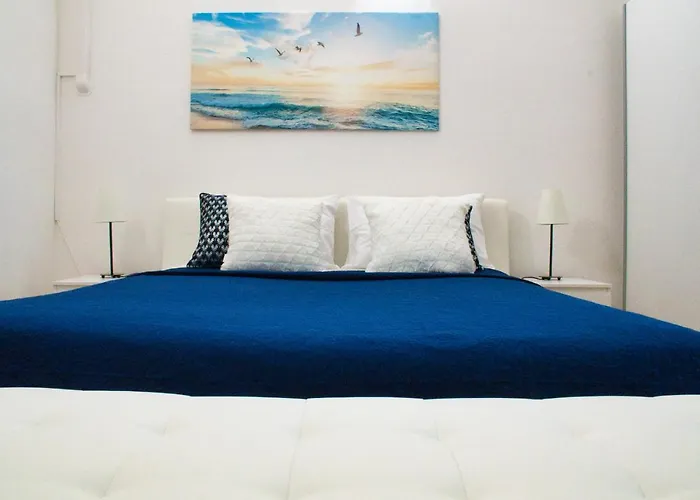 White Orchid Пула