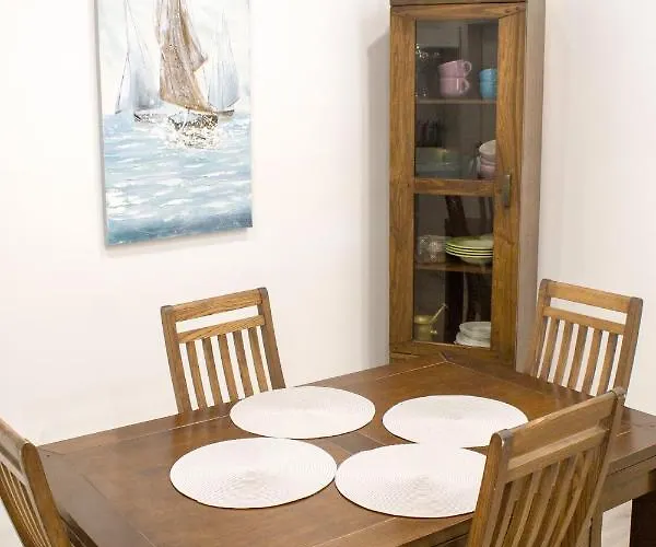 Apartment White Orchid