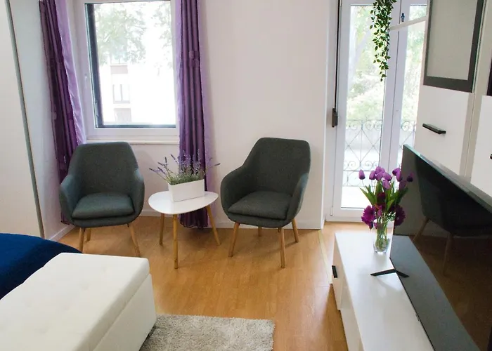 Apartment White Orchid